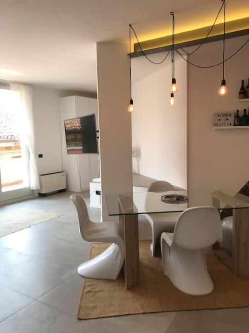 Loft Teatro Politeama - Intero Appartamento In Centro Storico Con Vista Cremona Luaran gambar